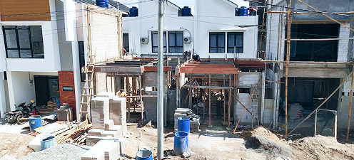 Alt Text: Proyek pembangunan perumahan residensial di Cilegon, menunjukkan pekerjaan civil construction dan desain arsitektur oleh PT Cilegon Citra Pratama.